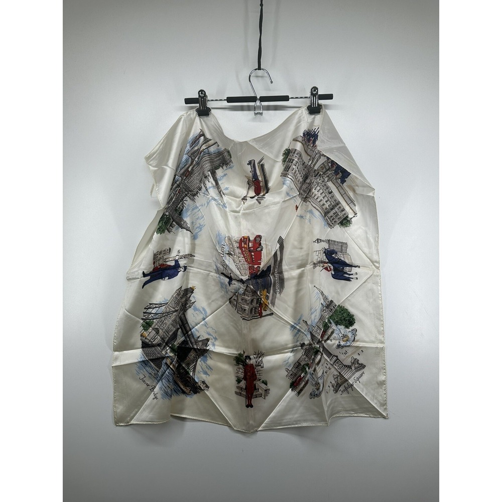Vintage London Scarf 29"‎ Landmarks London Tower Bridge Irafalgar Square Palace